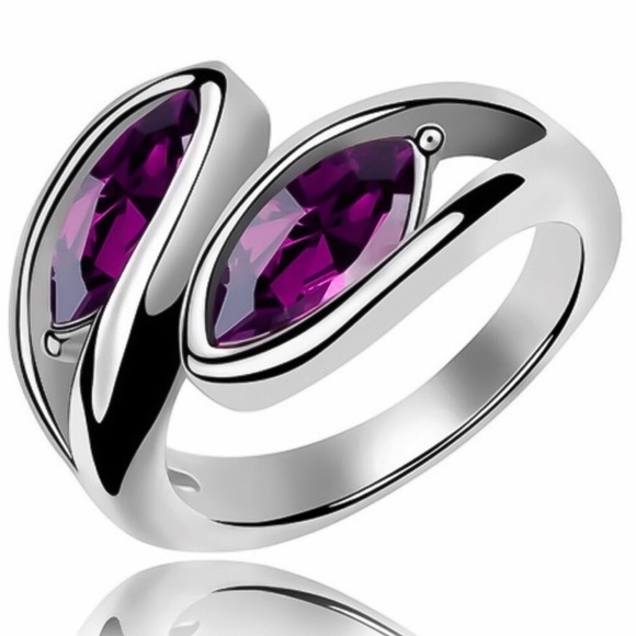Jewelry - Silver Tone Swarovski Elements Aubergine Ring